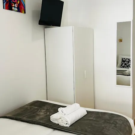 Luciano Cordeiro Homestay Lisbon